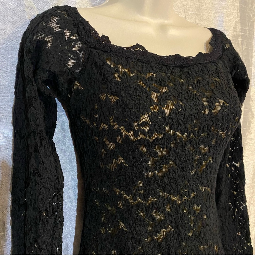 Black stretch lace dress, body lined beige fabric, NWT, SZ S long sleeved